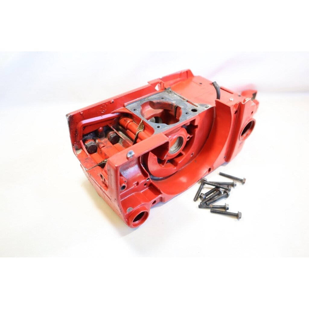 Genuine Crankcase Jobu 949 chainsaw Genuine Crankcase Jobu 949 chainsaw
