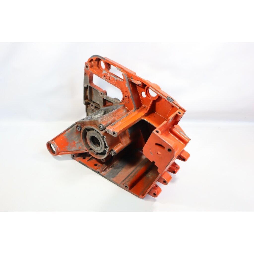 Genuine Crankcase Jobu LP6B LP6BV chainsaw 1 Genuine Crankcase Jobu LP6B LP6BV chainsaw 1