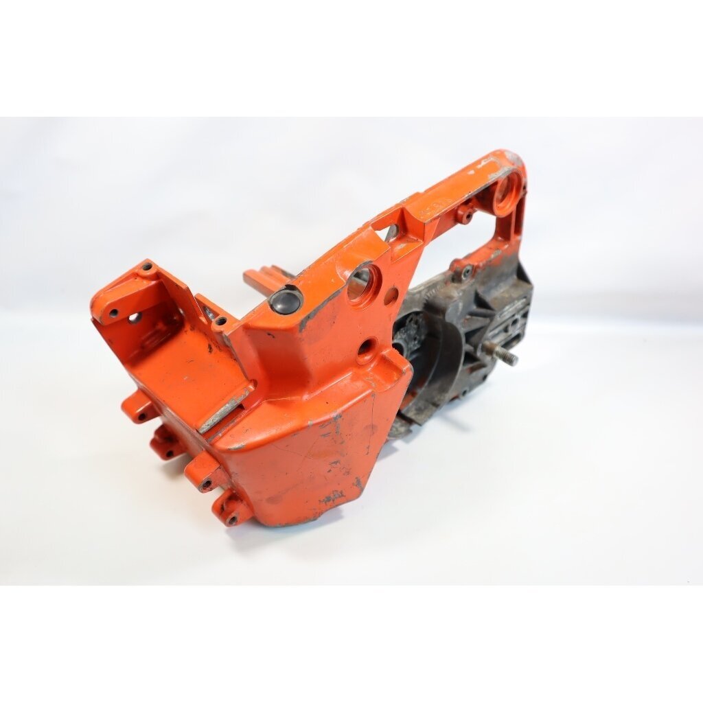 Genuine Crankcase Jobu LP6B LP6BV chainsaw 2 Genuine Crankcase Jobu LP6B LP6BV chainsaw 2