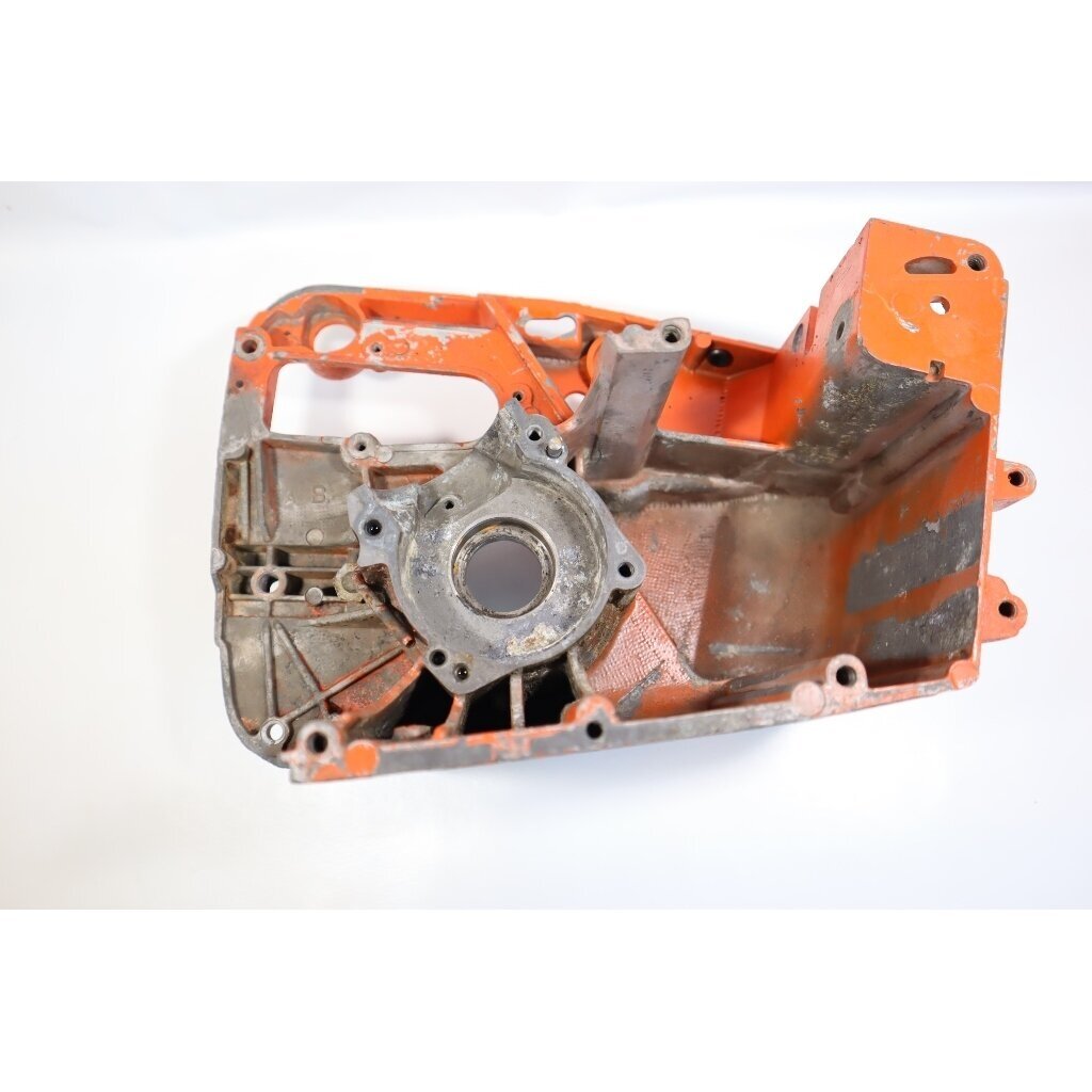 Genuine Crankcase Jobu LP6B LP6BV chainsaw 5 Genuine Crankcase Jobu LP6B LP6BV chainsaw 5