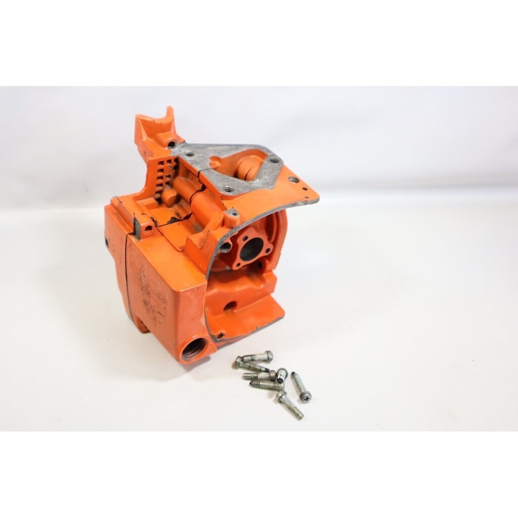 Genuine Crankcase Jobu SL31 chainsaw Genuine Crankcase Jobu SL31 chainsaw