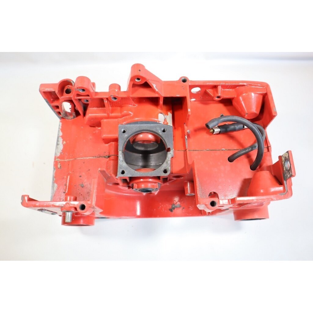 Genuine Crankcase Jonsered 410 chainsaw 4440032 4 Genuine Crankcase Jonsered 410 chainsaw 4440032 4