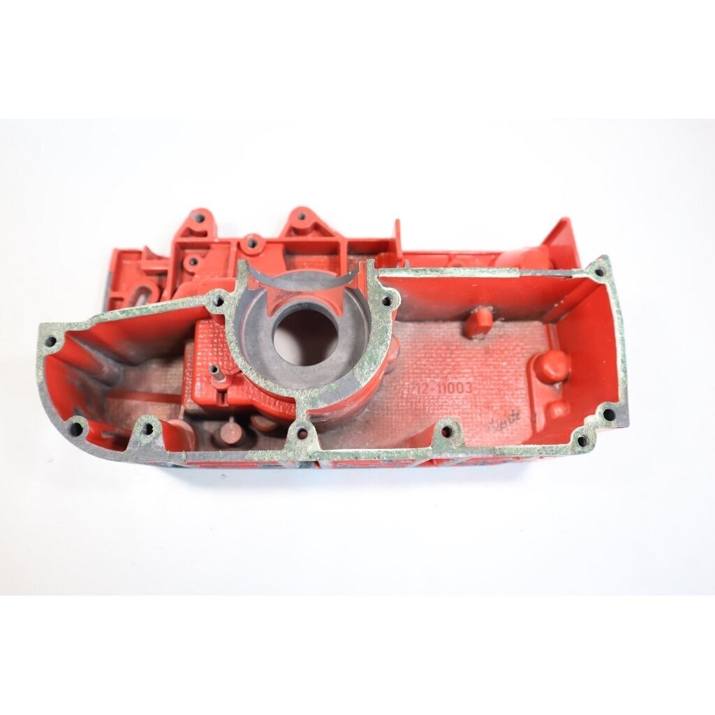 Genuine Crankcase Jonsered 410 chainsaw 4440032 7