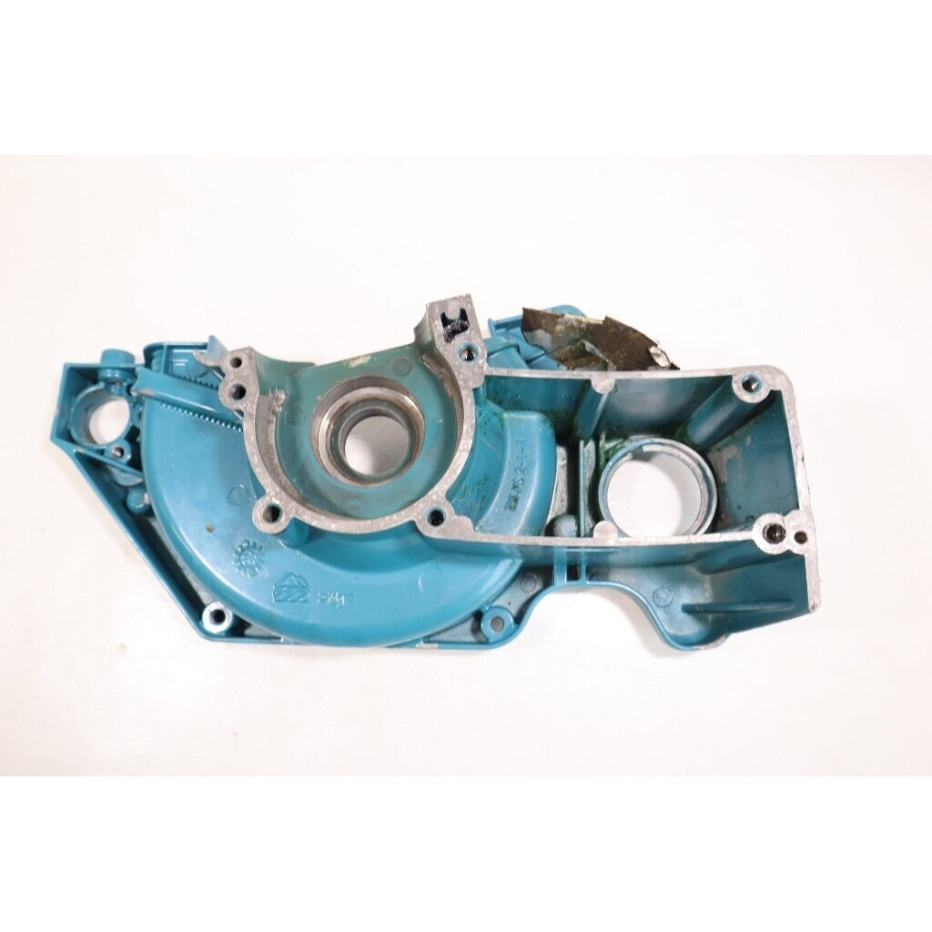 Genuine Crankcase Makita EA4300F chainsaw 195-111-161, 195-111-112 7 Genuine Crankcase Makita EA4300F chainsaw 195-111-161, 195-111-112 7