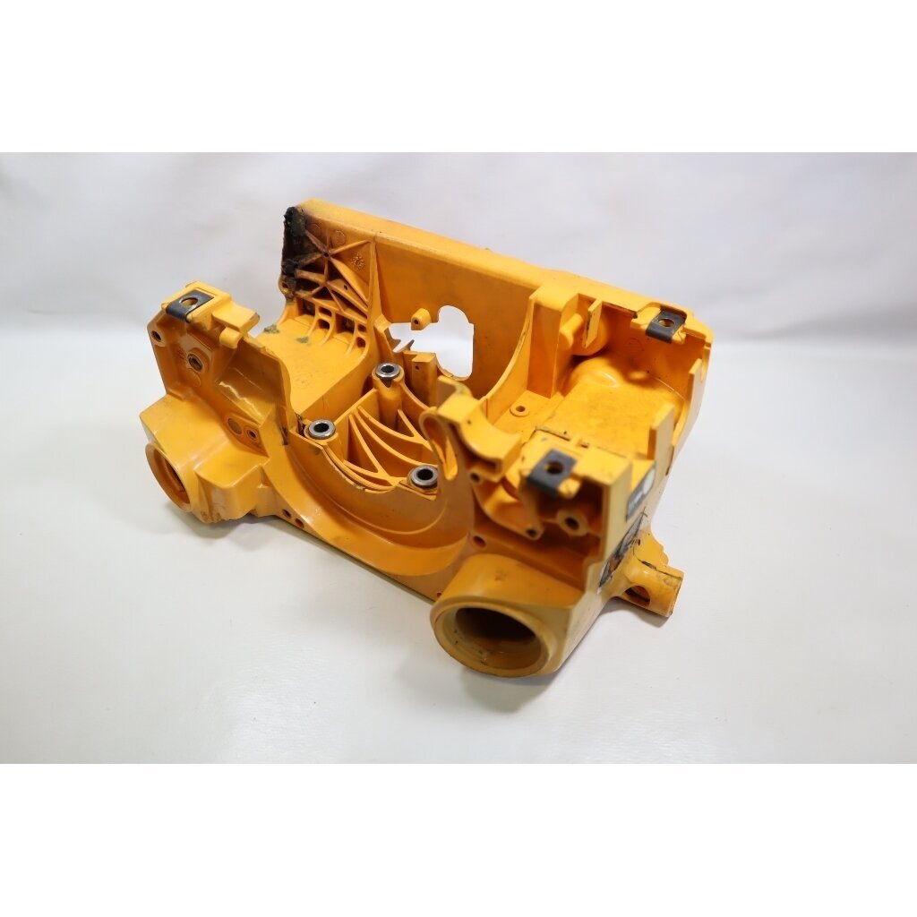 Genuine Crankcase McCULLOCH 436 441 442 Partner 351 352 370 371 390 391 401 420 chainsaw 530056596 1 Genuine Crankcase McCULLOCH 436 441 442 Partner 351 352 370 371 390 391 401 420 chainsaw 530056596 1