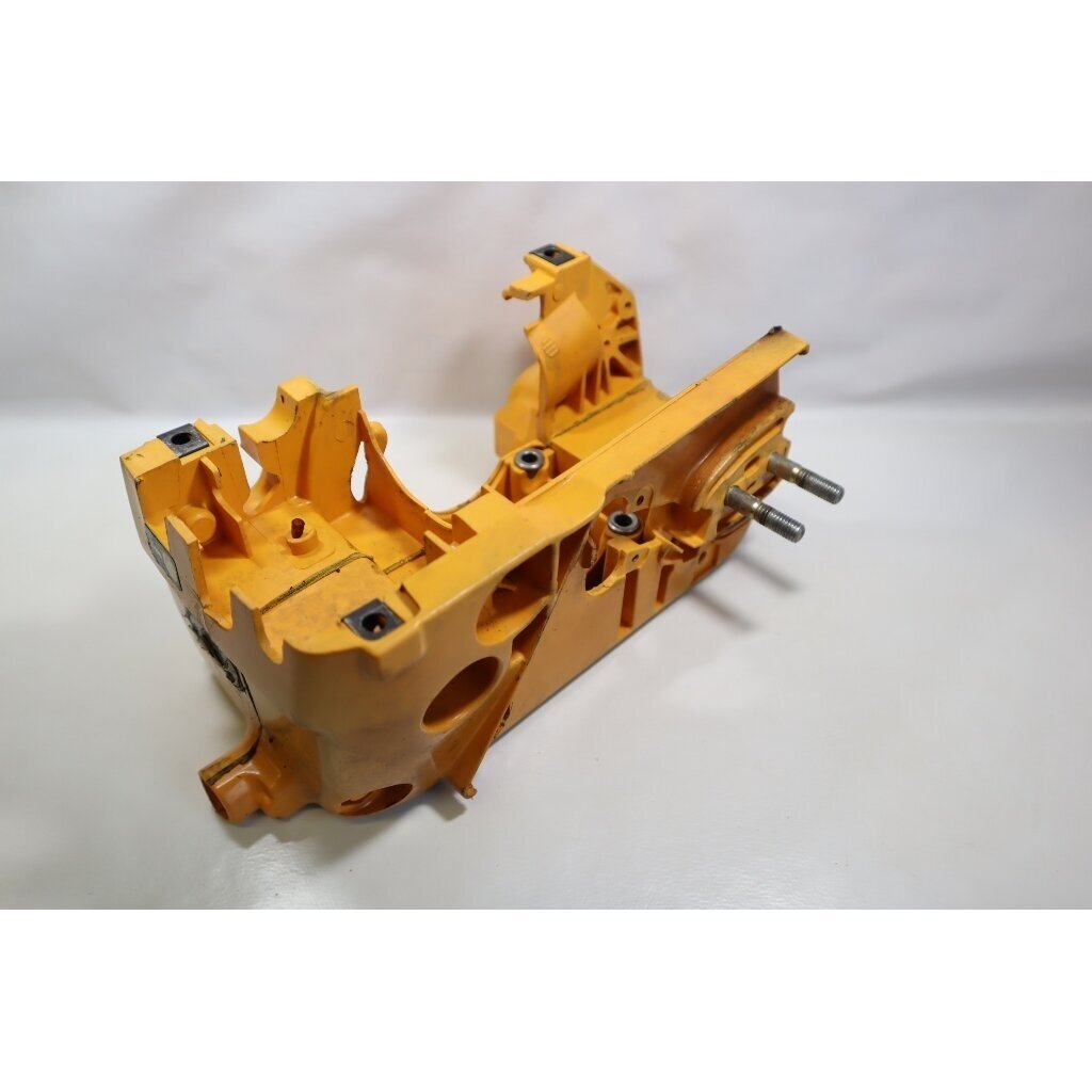 Genuine Crankcase McCULLOCH 436 441 442 Partner 351 352 370 371 390 391 401 420 chainsaw 530056596 2 Genuine Crankcase McCULLOCH 436 441 442 Partner 351 352 370 371 390 391 401 420 chainsaw 530056596 2