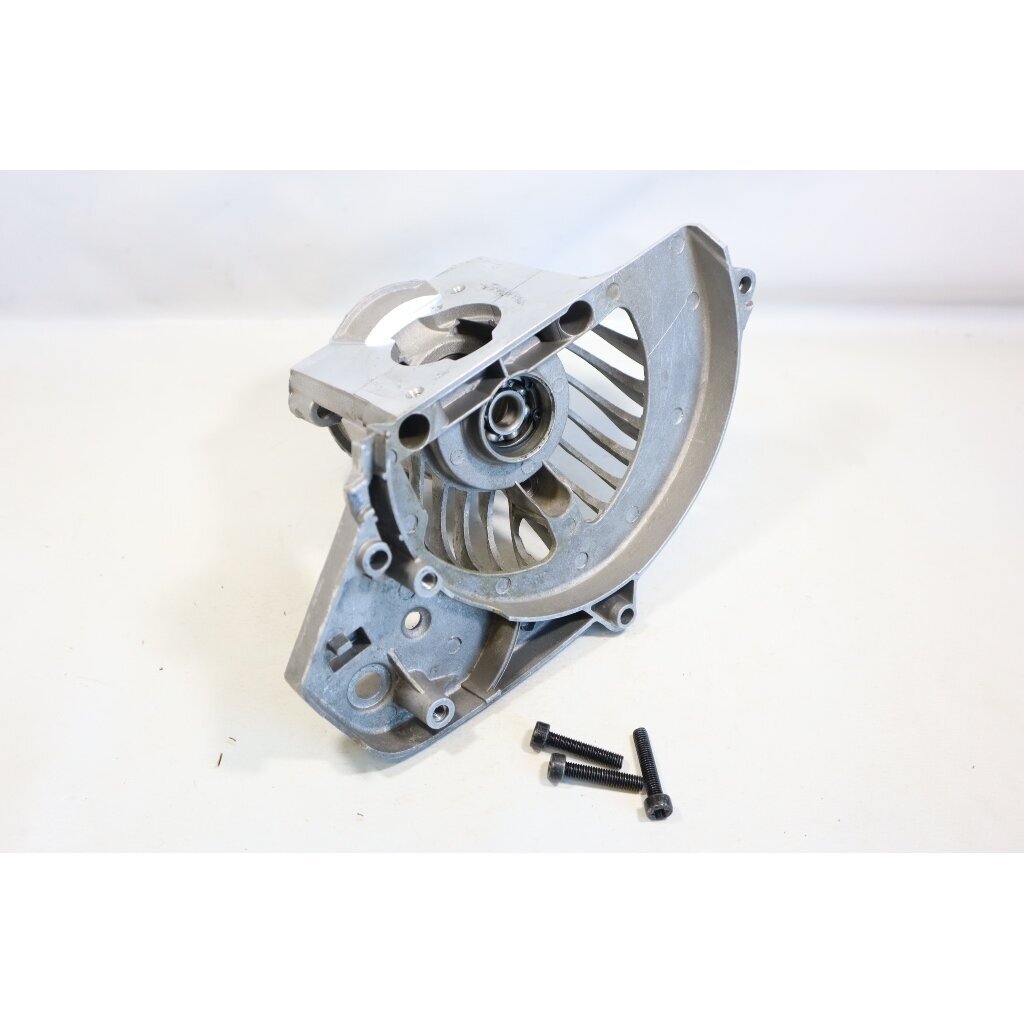 Genuine Crankcase McCULLOCH 6028 4528 Husqvarna 122HD45 122HD60 Jonsered HT2218 HT2223 hedge trimmer 577669901 Genuine Crankcase McCULLOCH 6028 4528 Husqvarna 122HD45 122HD60 Jonsered HT2218 HT2223 hedge trimmer 577669901