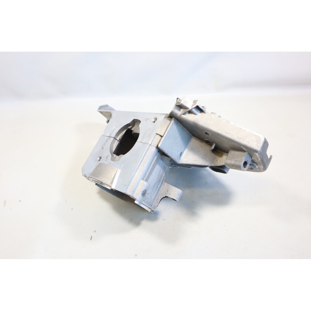 Genuine Crankcase McCULLOCH 6028 4528 Husqvarna 122HD45 122HD60 Jonsered HT2218 HT2223 hedge trimmer 577669901 3