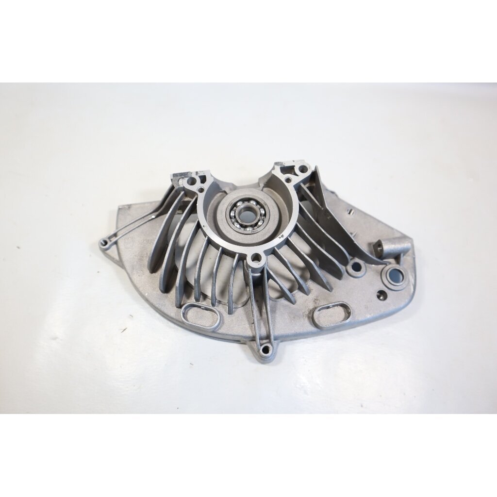 Genuine Crankcase McCULLOCH 6028 4528 Husqvarna 122HD45 122HD60 Jonsered HT2218 HT2223 hedge trimmer 577669901 6 Genuine Crankcase McCULLOCH 6028 4528 Husqvarna 122HD45 122HD60 Jonsered HT2218 HT2223 hedge trimmer 577669901 6