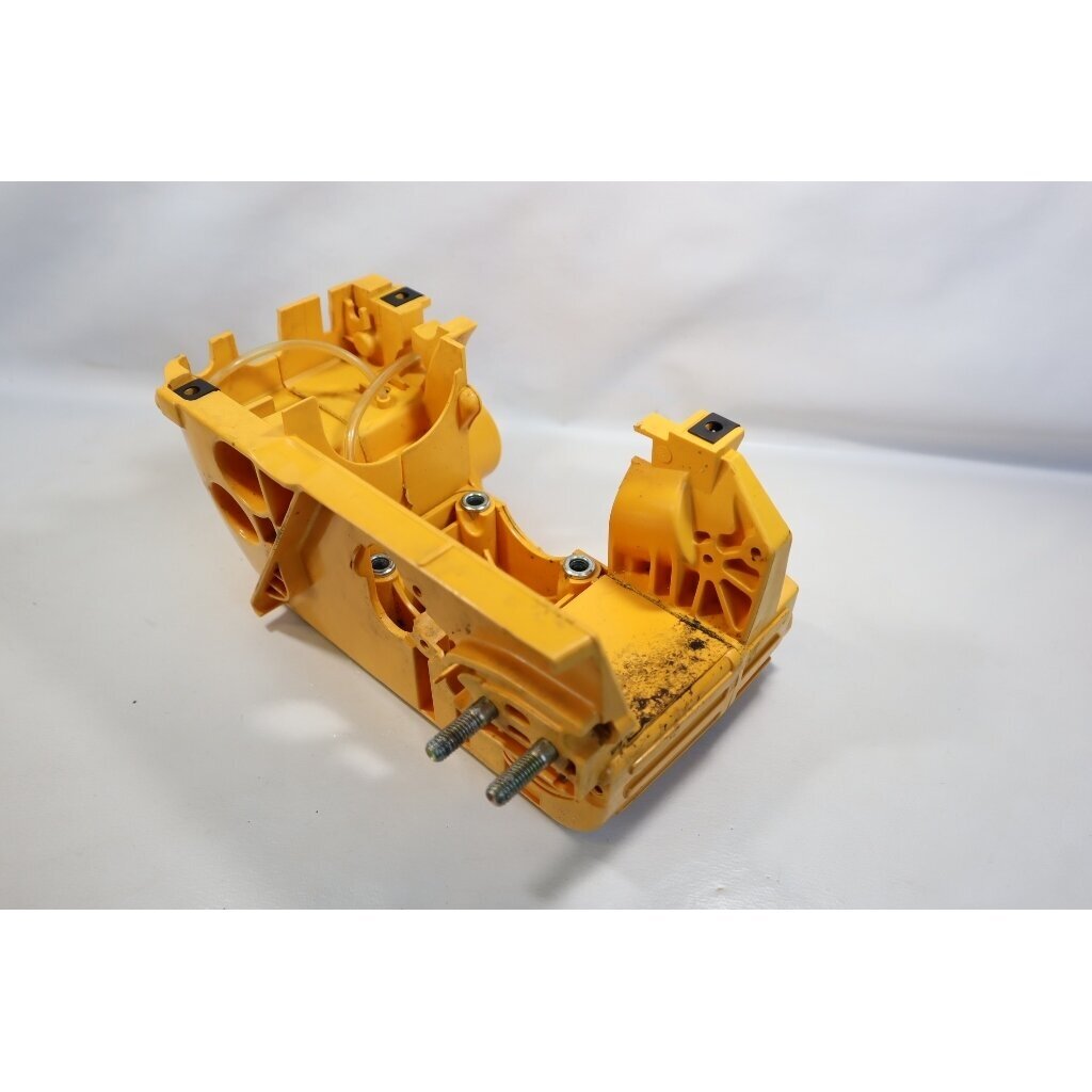 Genuine Crankcase McCULLOCH Partner 351 352 370 371 382 390 391 401 420 421 422 chainsaw 530058733 3 Genuine Crankcase McCULLOCH Partner 351 352 370 371 382 390 391 401 420 421 422 chainsaw 530058733 3