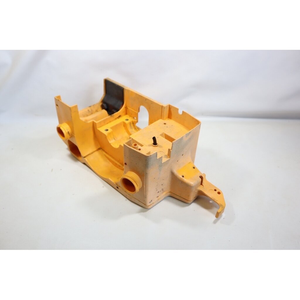 Genuine Crankcase Partner 400 chainsaw 506010301 2 Genuine Crankcase Partner 400 chainsaw 506010301 2