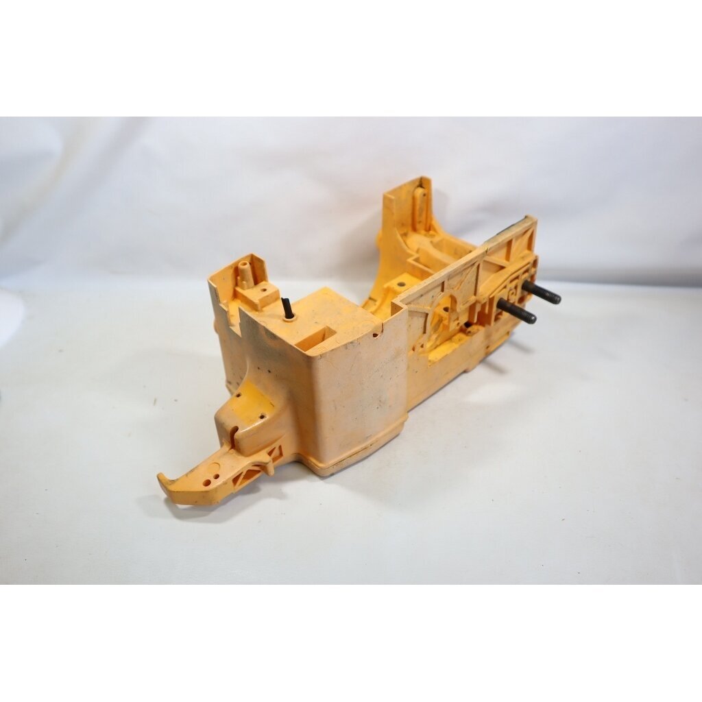Genuine Crankcase Partner 400 chainsaw 506010301 3
