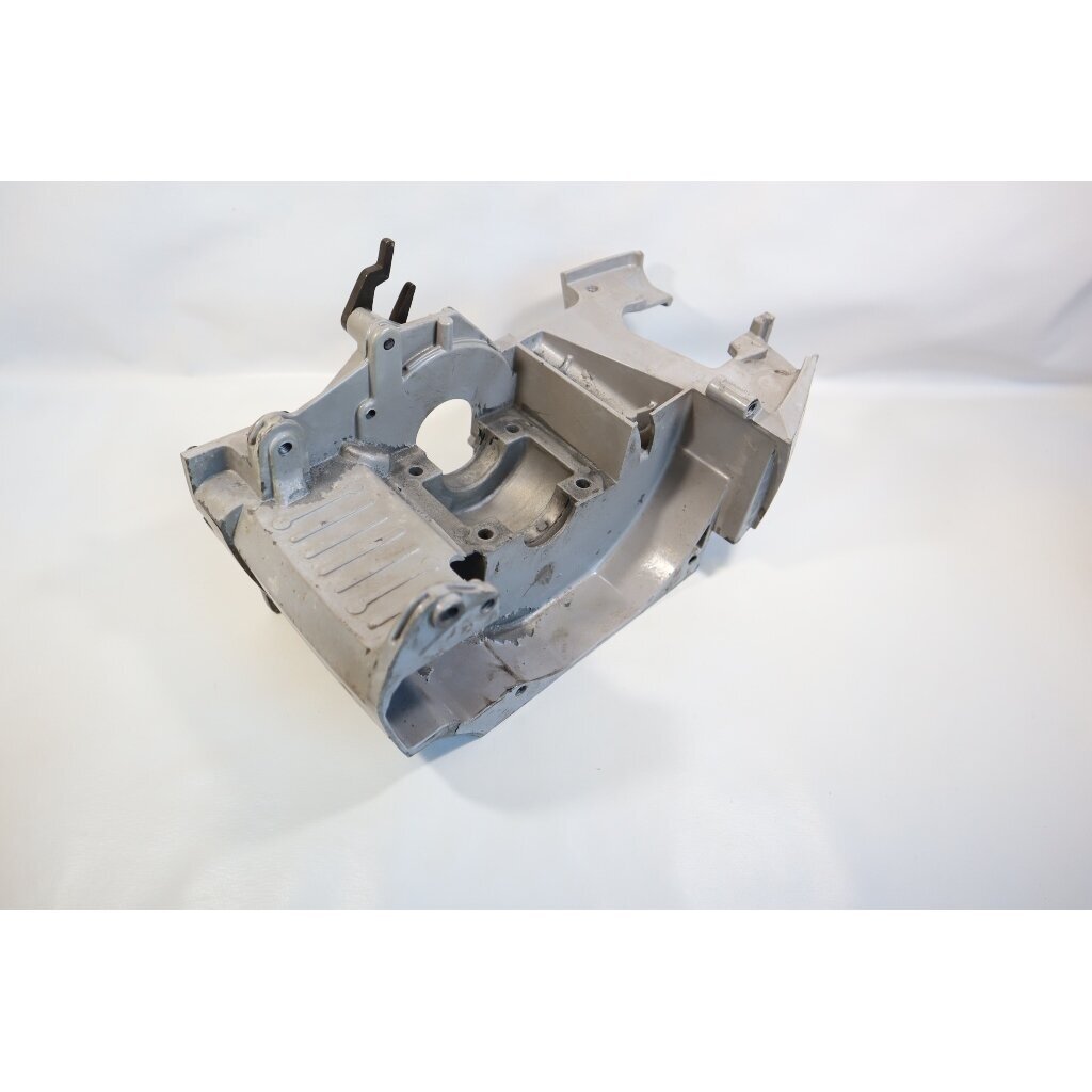 Genuine Crankcase Partner 4700 5000 5300 McCULLOCH chainsaw 538249708 Genuine Crankcase Partner 4700 5000 5300 McCULLOCH chainsaw 538249708