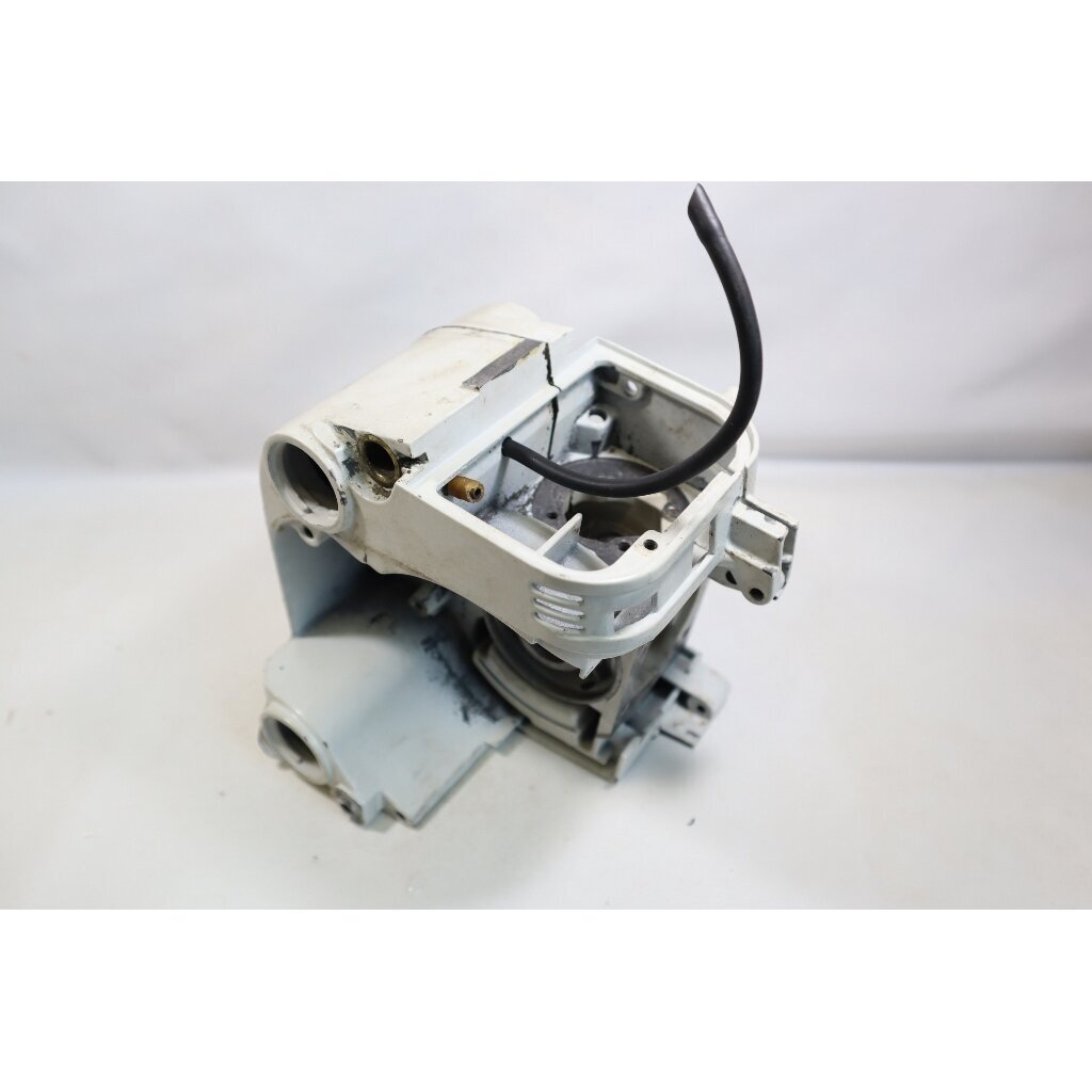 Genuine Crankcase STIHL 009 010 011 012 chainsaw 1120 020 2104 1 Genuine Crankcase STIHL 009 010 011 012 chainsaw 1120 020 2104 1