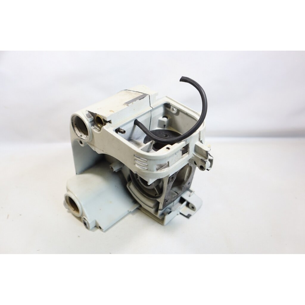 Genuine Crankcase STIHL 009 010 011 012 chainsaw 1120 020 2104 1 Genuine Crankcase STIHL 009 010 011 012 chainsaw 1120 020 2104 1
