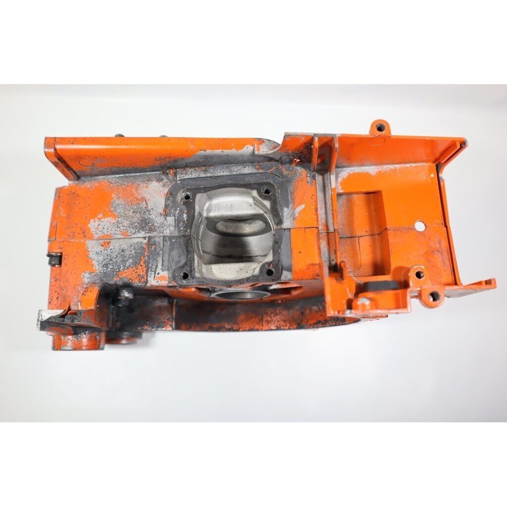 Genuine Crankcase Tanaka ECV4501 chainsaw 0720406690 4 Genuine Crankcase Tanaka ECV4501 chainsaw 0720406690 4