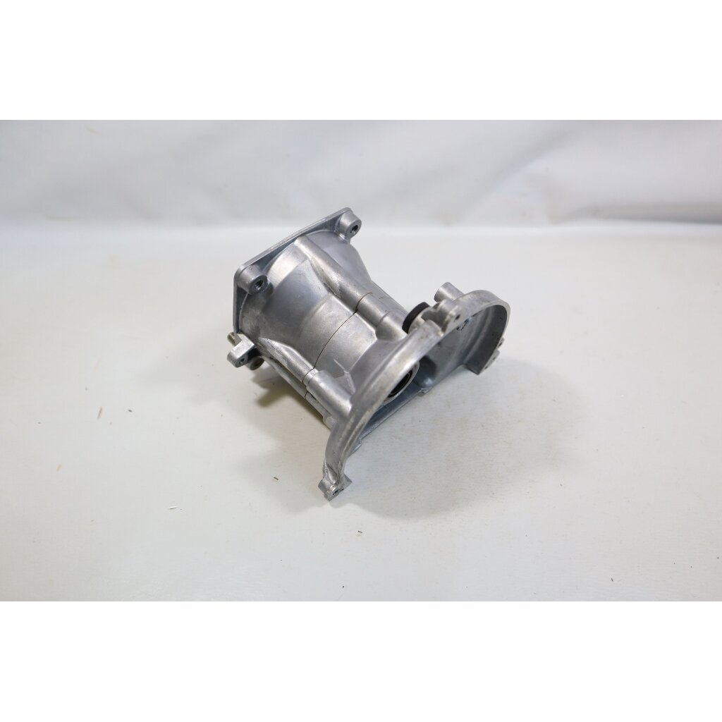 Genuine Crankcase Tanaka THT-2100 THT-210 THT-2000 THT-210S THT-2120 THT-240 THT-2510 THT-2520 THT-2530 THT-2540 hedge trimmer 6686574 7 Genuine Crankcase Tanaka THT-2100 THT-210 THT-2000 THT-210S THT-2120 THT-240 THT-2510 THT-2520 THT-2530 THT-2540 hedge trimmer 6686574 7