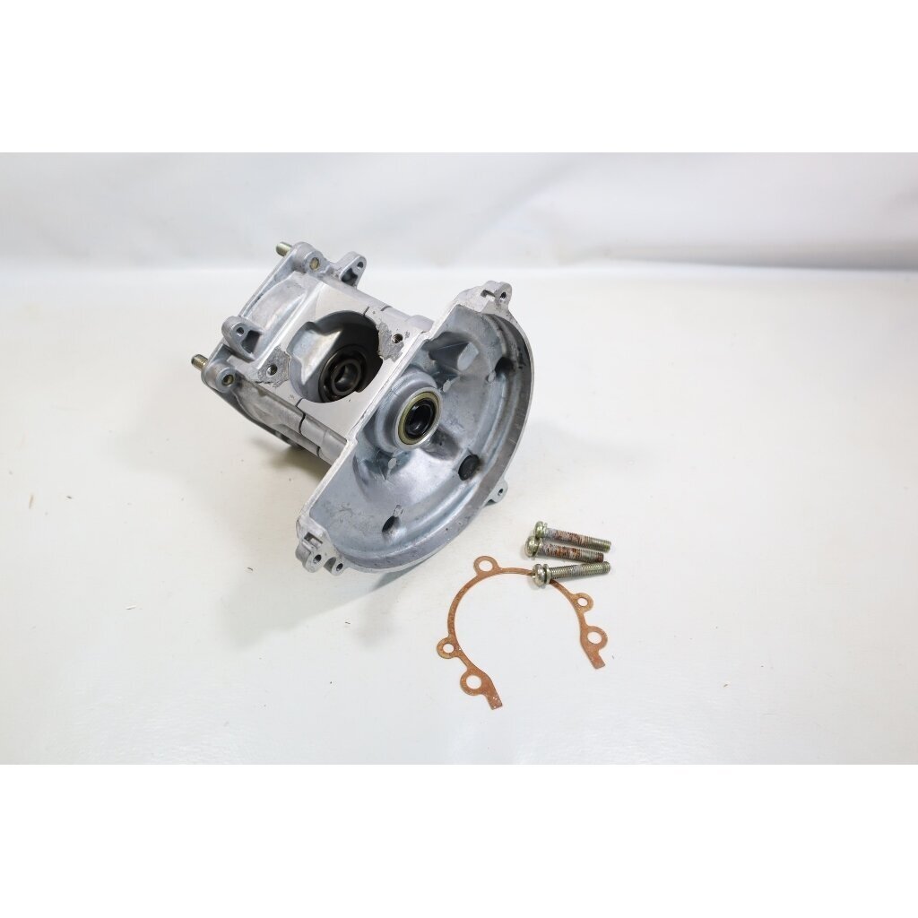Genuine Crankcase Tanaka THT-2100 THT-210 THT-2000 THT-210S THT-2120 THT-240 THT-2510 THT-2520 THT-2530 THT-2540 hedge trimmer 6686574 Genuine Crankcase Tanaka THT-2100 THT-210 THT-2000 THT-210S THT-2120 THT-240 THT-2510 THT-2520 THT-2530 THT-2540 hedge trimmer 6686574