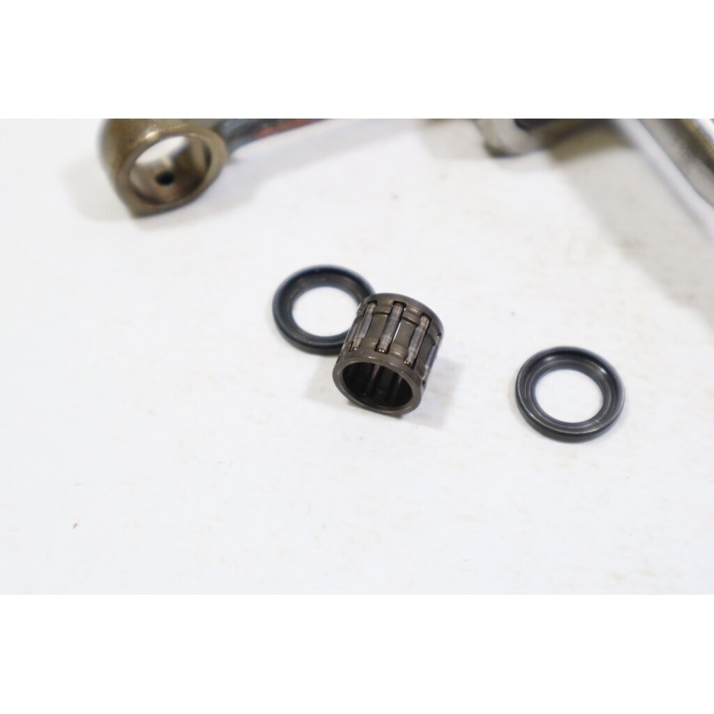 Genuine Crankshaft Husqvarna 122C McCulloch T22 LS LCS trimmer 577380501 1 Genuine Crankshaft Husqvarna 122C McCulloch T22 LS LCS trimmer 577380501 1