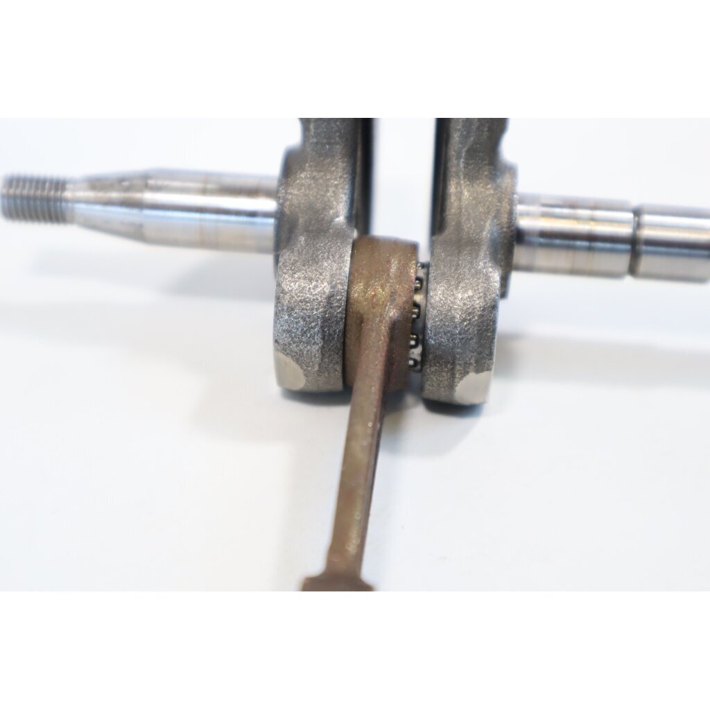 Genuine Crankshaft Husqvarna 235 236 240 Jonsered CS2234 CS2238 McCULLOCH CS240 CS380 chainsaw 530012605 2 Genuine Crankshaft Husqvarna 235 236 240 Jonsered CS2234 CS2238 McCULLOCH CS240 CS380 chainsaw 530012605 2