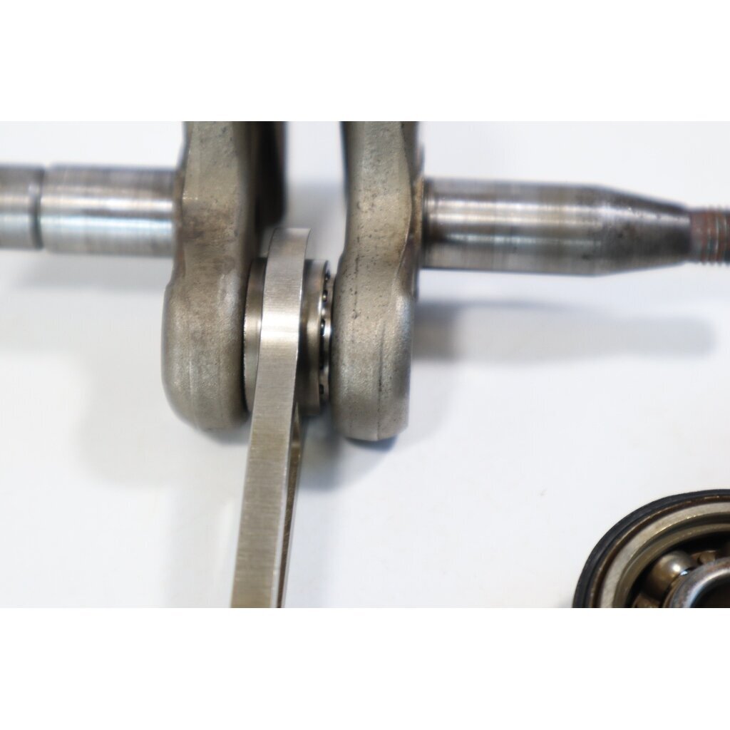 Genuine Crankshaft Husqvarna 36 41 136 137 141 142 Jonsered 2036 2040 chainsaw 530029794 2 Genuine Crankshaft Husqvarna 36 41 136 137 141 142 Jonsered 2036 2040 chainsaw 530029794 2