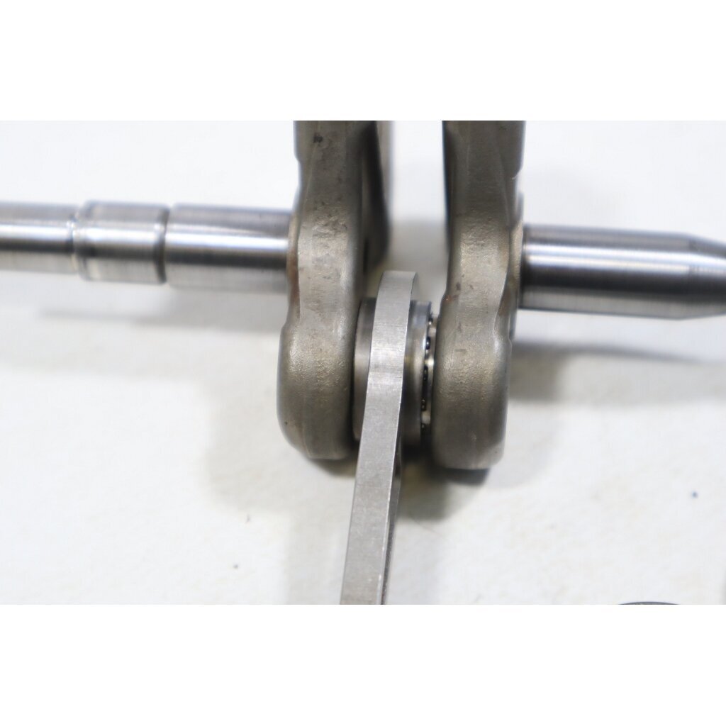 Genuine Crankshaft Husqvarna 36 41 136 137 141 142 Jonsered 2036 2040 chainsaw 530029794 2