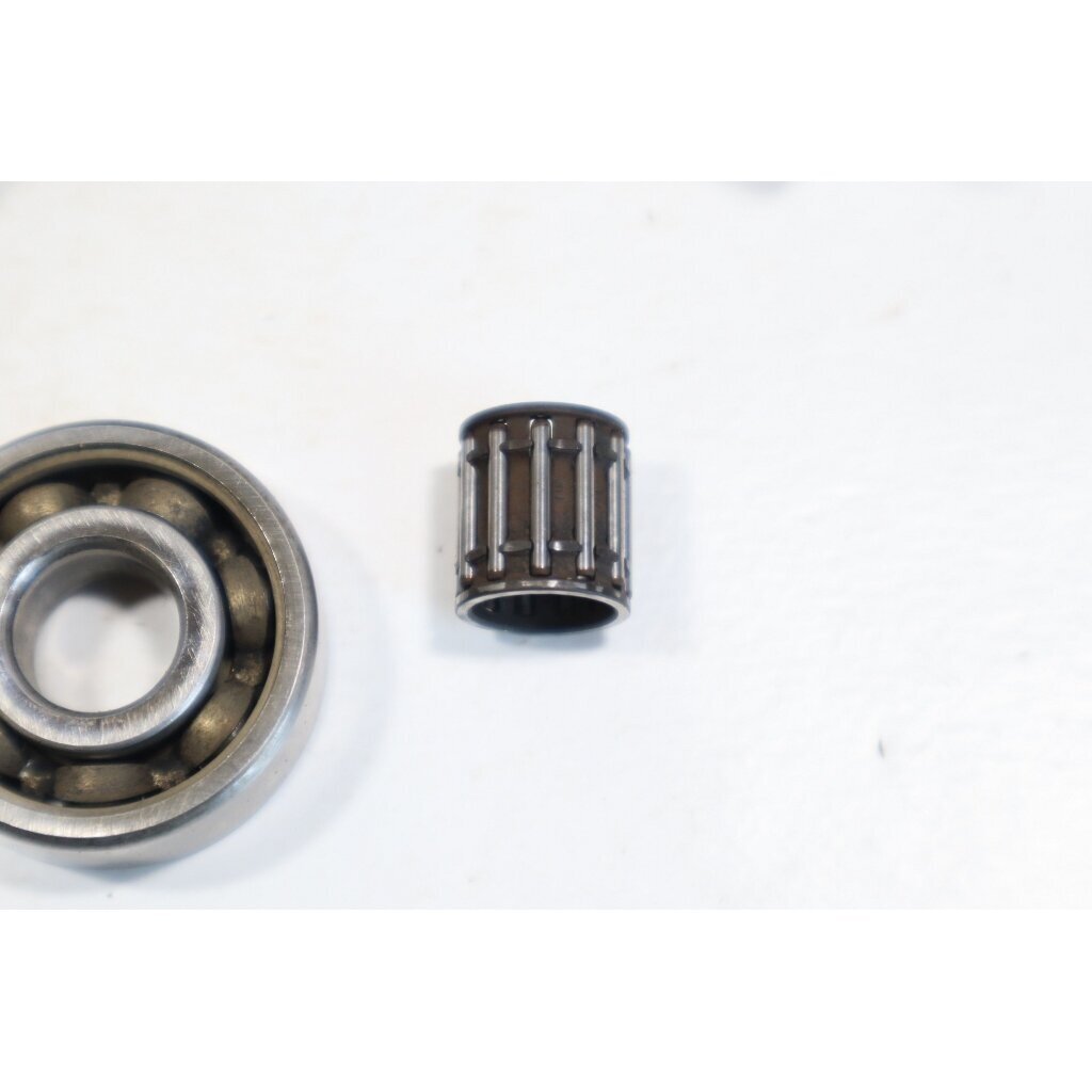 Genuine Crankshaft Husqvarna 444 44 chainsaw 501672201 1 Genuine Crankshaft Husqvarna 444 44 chainsaw 501672201 1