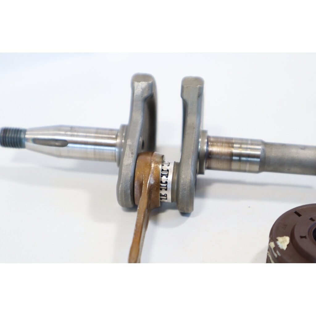 Genuine Crankshaft Jonsered GR2026 GR26 Husqvarna 225R 227R brushcutter 503724405 3 Genuine Crankshaft Jonsered GR2026 GR26 Husqvarna 225R 227R brushcutter 503724405 3
