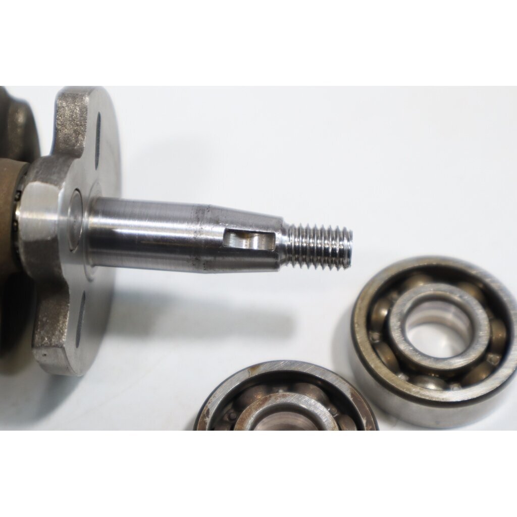 Genuine Crankshaft Makita EM2600U brushcutter DA00000386 3 Genuine Crankshaft Makita EM2600U brushcutter DA00000386 3