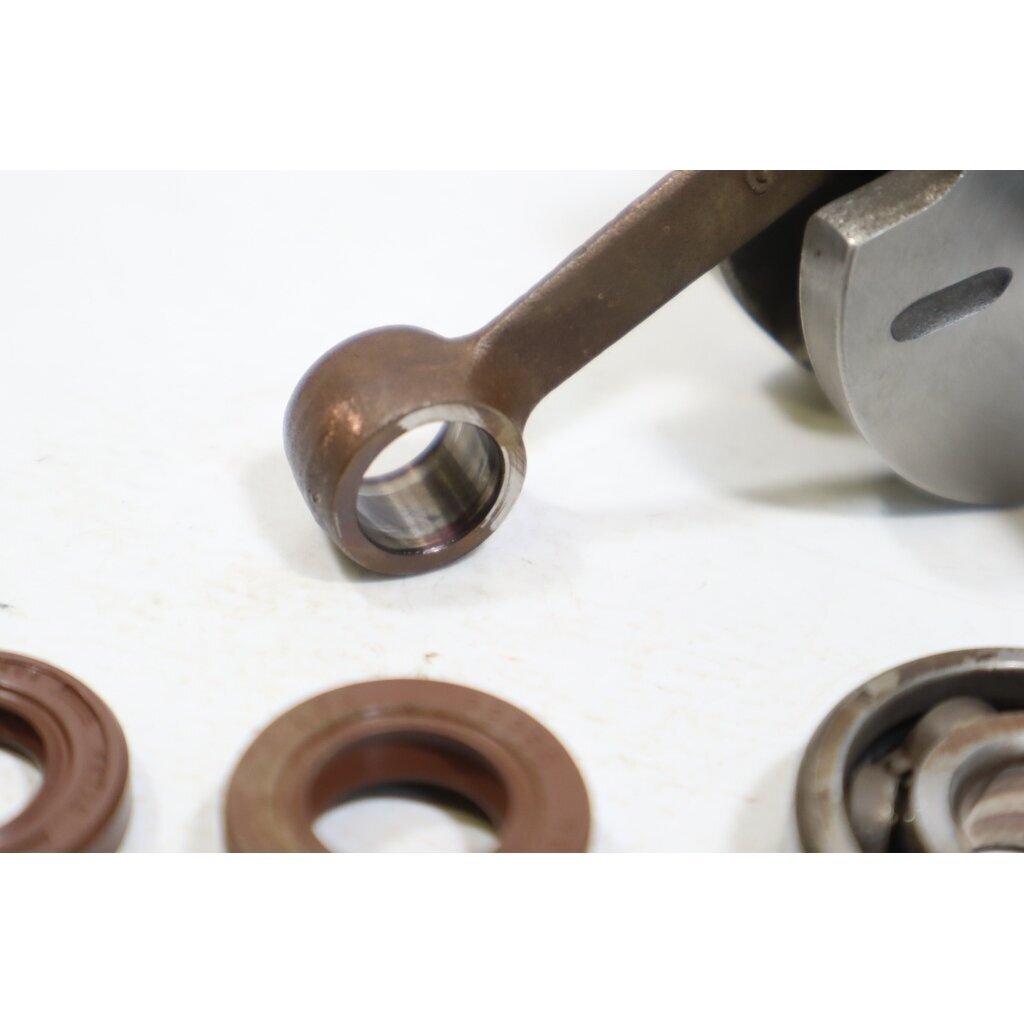 Genuine Crankshaft Makita EM2600U brushcutter DA00000386 5 Genuine Crankshaft Makita EM2600U brushcutter DA00000386 5