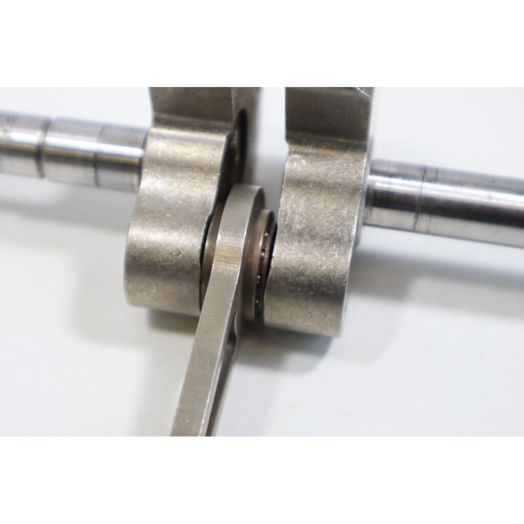 Genuine Crankshaft McCULLOCH Poulan Jonsered CS2137 Partner 351 352 371 382 391 401 421 422 chainsaw 530047062 2 Genuine Crankshaft McCULLOCH Poulan Jonsered CS2137 Partner 351 352 371 382 391 401 421 422 chainsaw 530047062 2