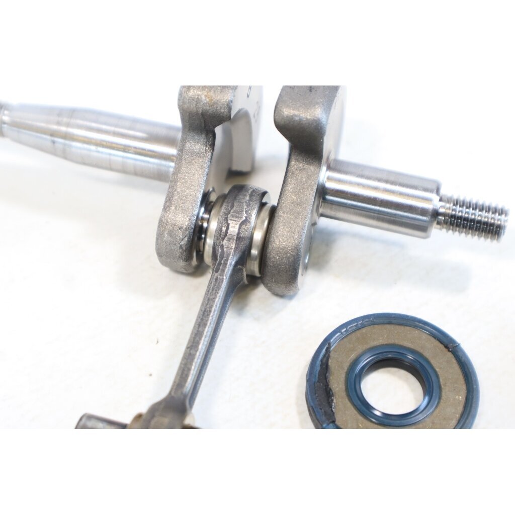 Genuine Crankshaft McCULLOCH VIRGINIA MH542 MH555 Partner HG63 HG65 HG550 hedge trimmer 538243486 2 Genuine Crankshaft McCULLOCH VIRGINIA MH542 MH555 Partner HG63 HG65 HG550 hedge trimmer 538243486 2