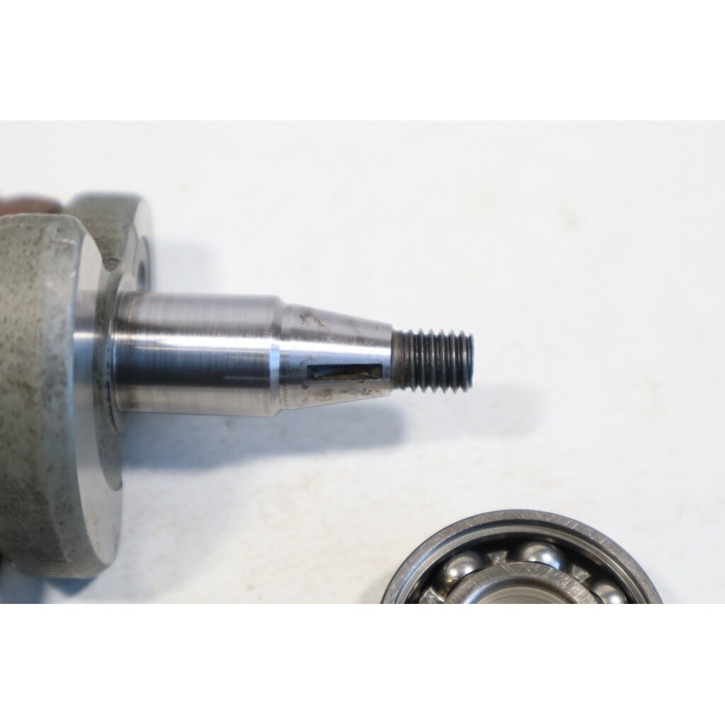Genuine Crankshaft Partner 347 407 437 477 497 McCulloch Cabrio Plus 347 407 437 467 497 Elite 1610 2010 2210 2510 2710 brushcutter 538243725 4