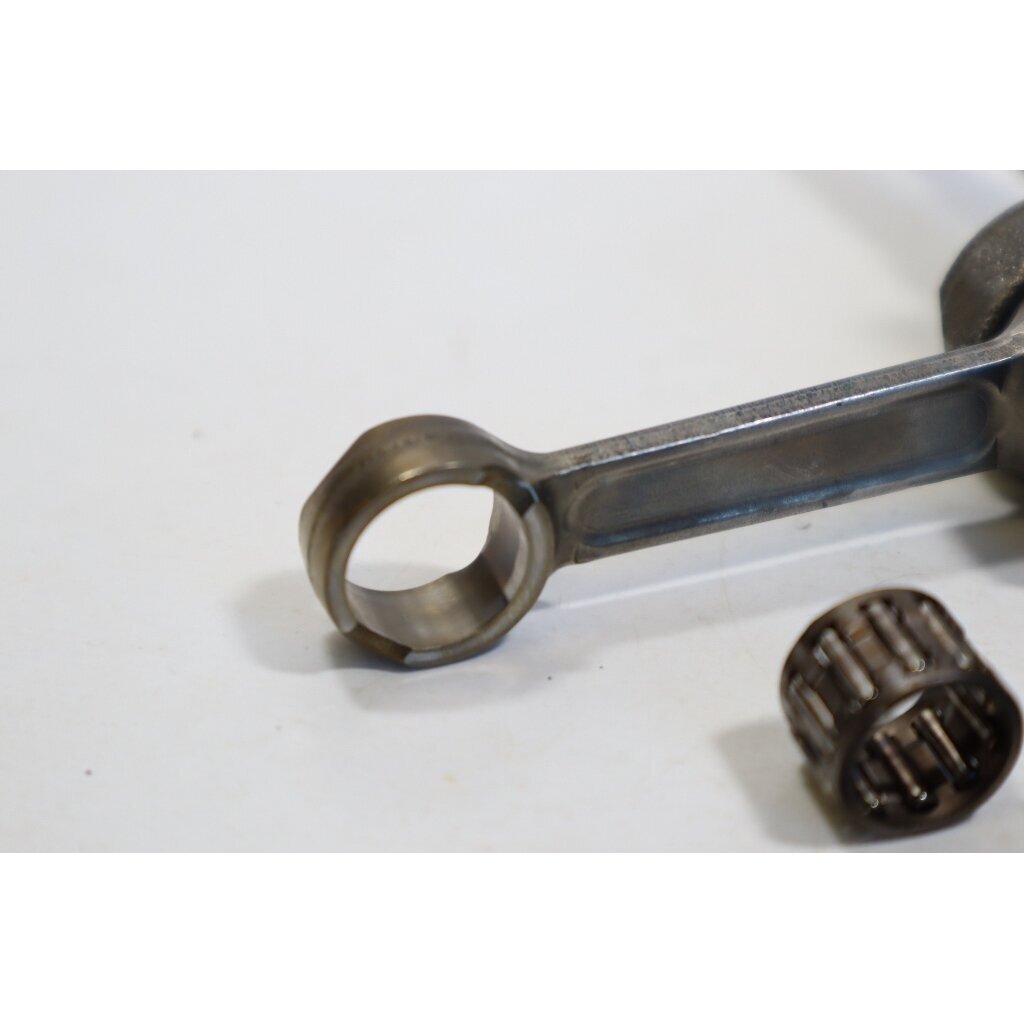 Genuine Crankshaft Ryobi RCS3540C chainsaw 1000064171 2 Genuine Crankshaft Ryobi RCS3540C chainsaw 1000064171 2