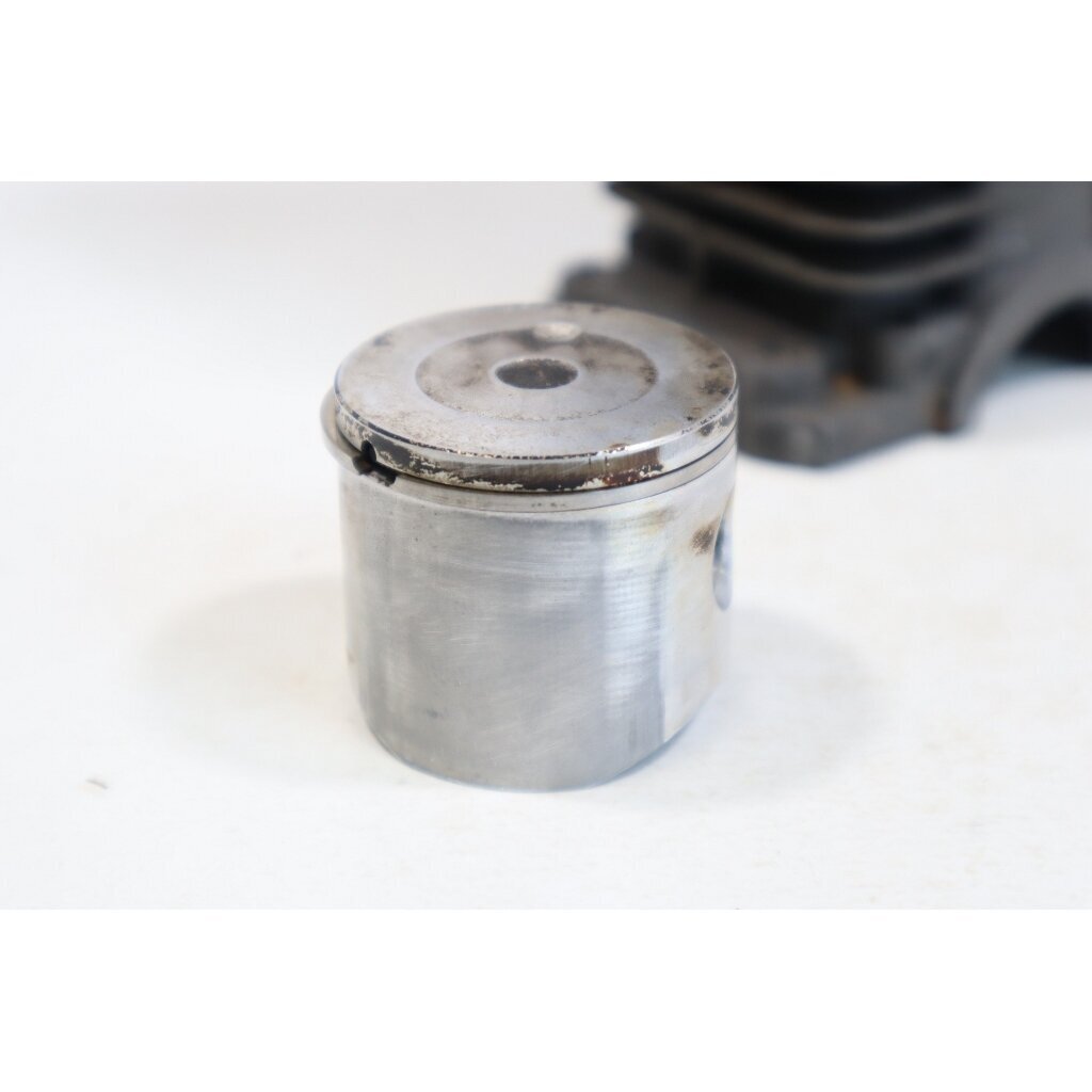 Genuine Cylinder Kit 38mm Husqvarna 136 137 141 Jonsered 2036 2040 chainsaw 530069940 8 Genuine Cylinder Kit 38mm Husqvarna 136 137 141 Jonsered 2036 2040 chainsaw 530069940 8