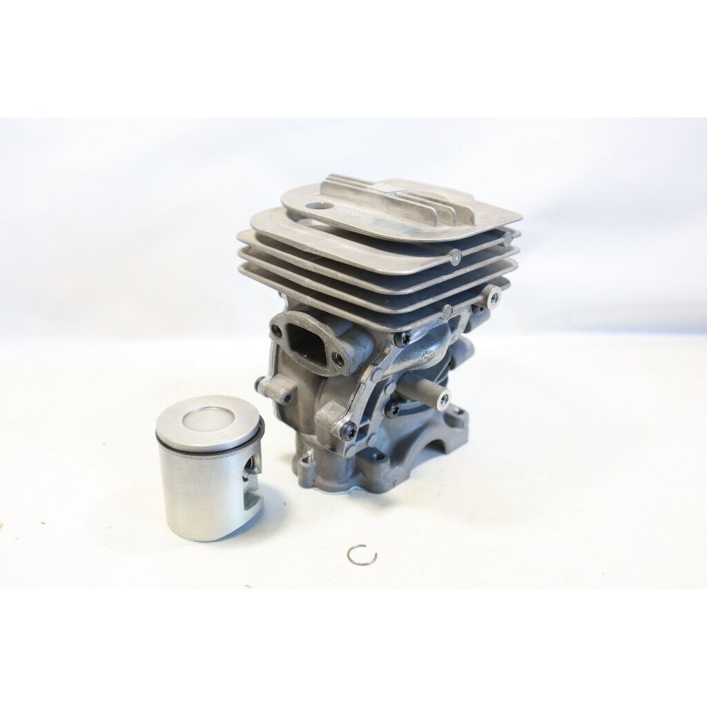 Genuine Cylinder & Piston Kit 39mm Husqvarna 130 135 Mark II chainsaw 591465701 Genuine Cylinder & Piston Kit 39mm Husqvarna 130 135 Mark II chainsaw 591465701