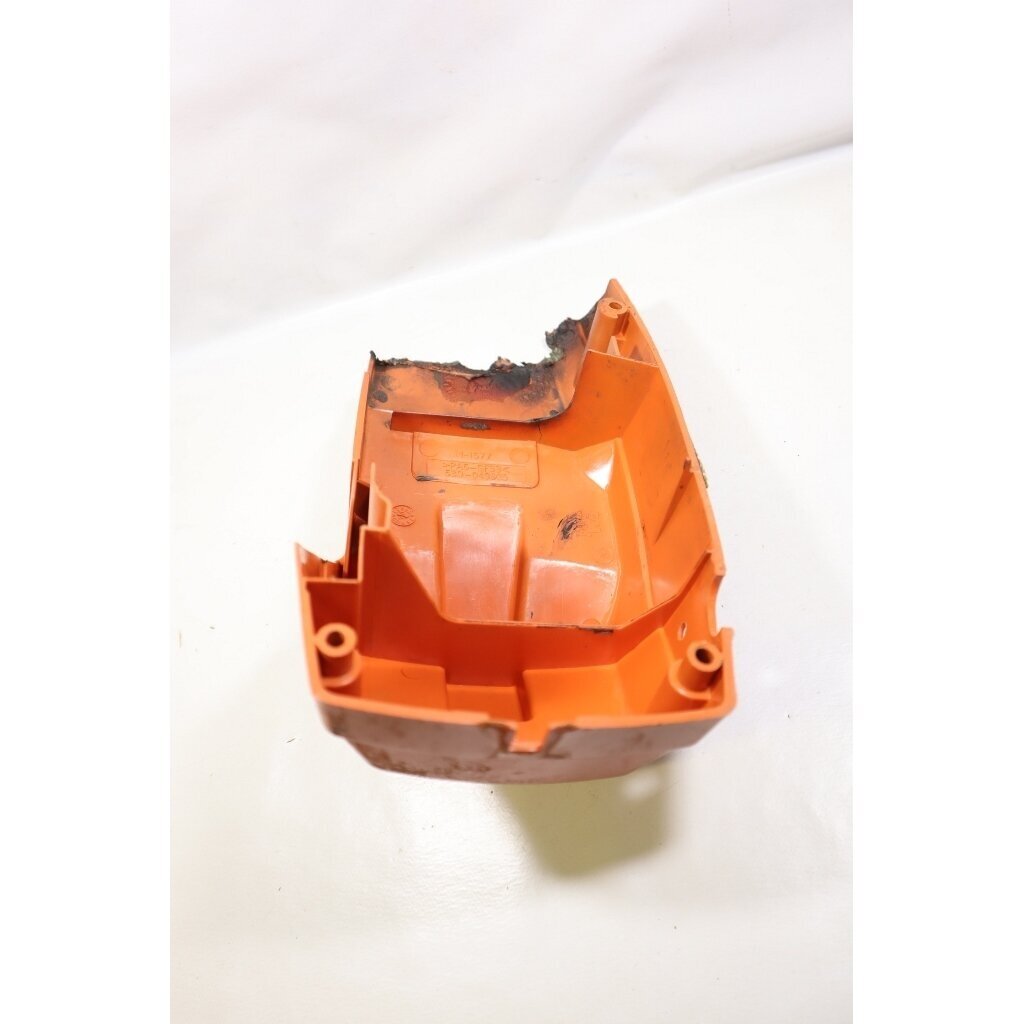Genuine Cylinder Top Cover Husqvarna 36 41 136 141 chainsaw 530047609 4 Genuine Cylinder Top Cover Husqvarna 36 41 136 141 chainsaw 530047609 4
