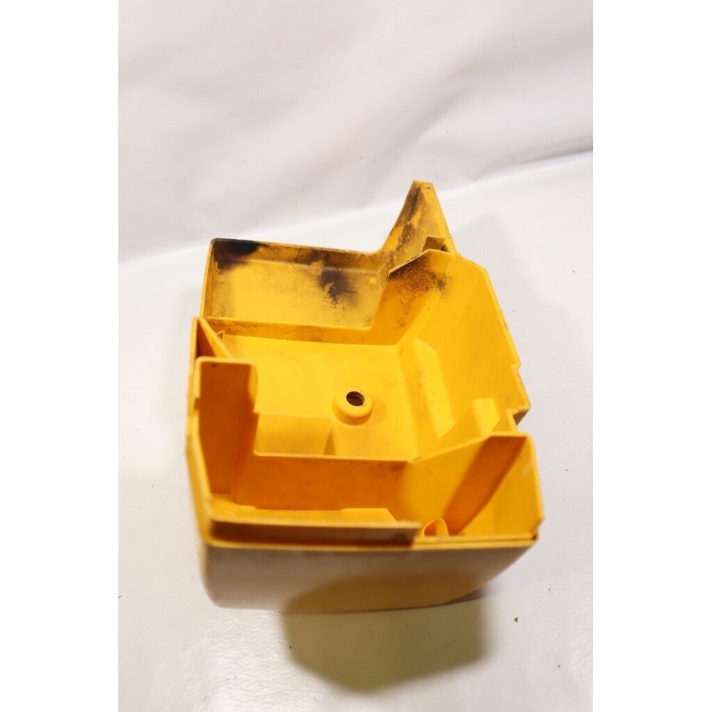 Genuine Cylinder Top Cover Partner 400 450 490 410 460 510 chainsaw 506011108 4