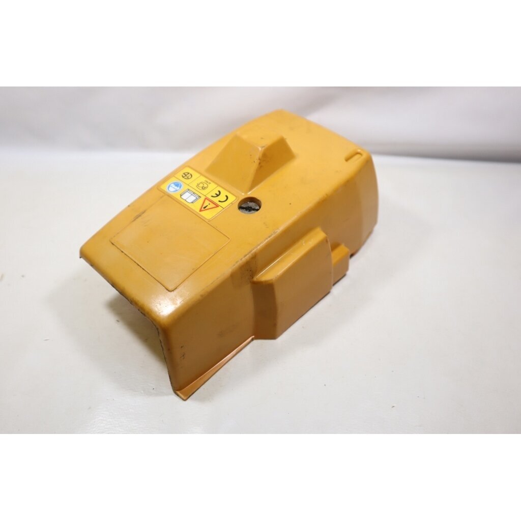 Genuine Cylinder Top Cover Partner 400 450 490 410 460 510 chainsaw 506011108 2 Genuine Cylinder Top Cover Partner 400 450 490 410 460 510 chainsaw 506011108 2