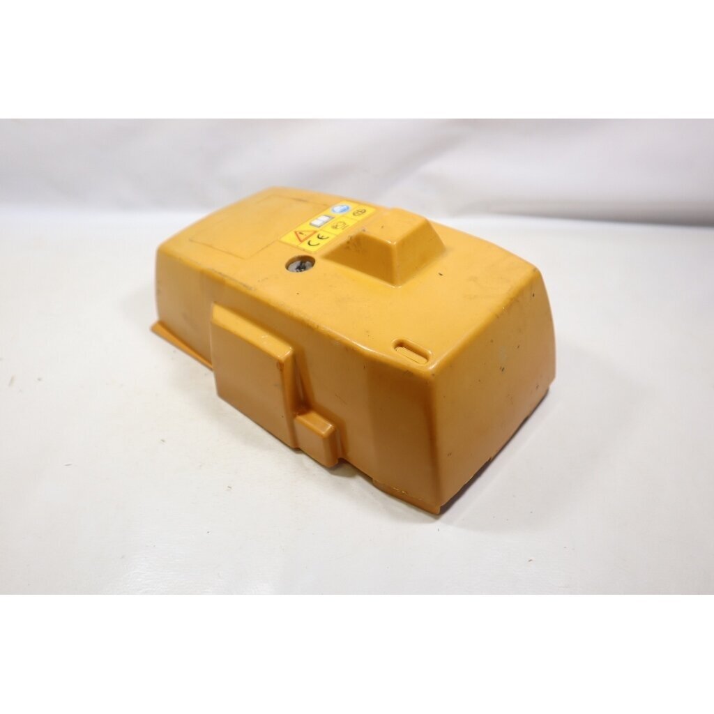 Genuine Cylinder Top Cover Partner 400 450 490 410 460 510 chainsaw 506011108 3 Genuine Cylinder Top Cover Partner 400 450 490 410 460 510 chainsaw 506011108 3