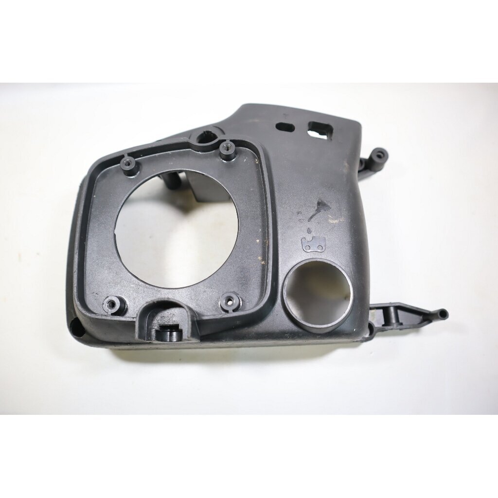 Genuine Engine Housing Case Crankcase McCulloch MAC 833 AV chainsaw 8 Genuine Engine Housing Case Crankcase McCulloch MAC 833 AV chainsaw 8