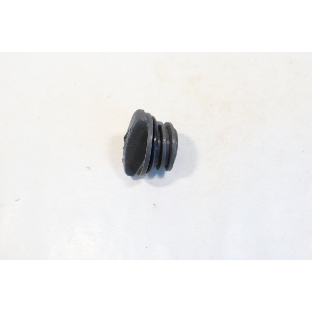 Genuine Fuel Oil Tank Cap Husqvarna 235 236 240 130 135 435 440 445 450 chainsaw 544111201 Genuine Fuel Oil Tank Cap Husqvarna 235 236 240 130 135 435 440 445 450 chainsaw 544111201