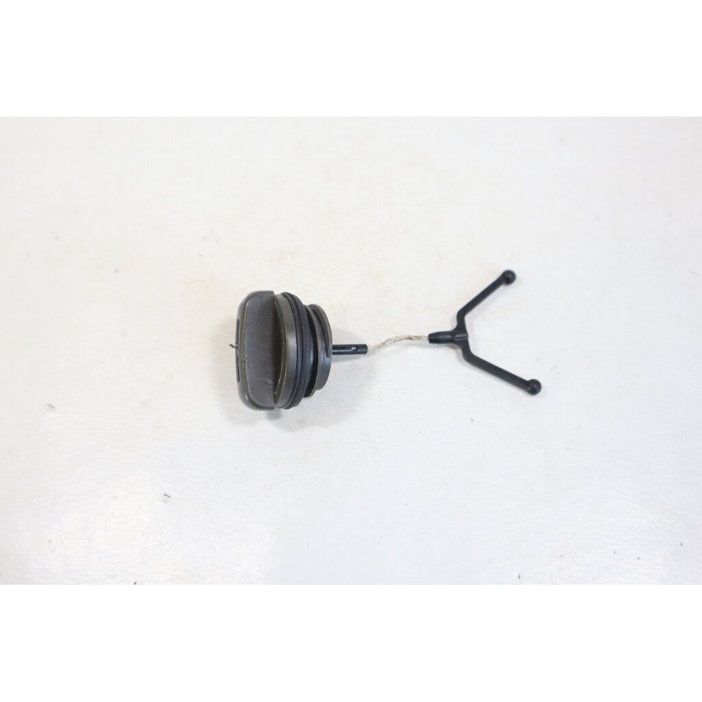 Genuine Fuel Oil Tank Cap Husqvarna T435 577878603 Genuine Fuel Oil Tank Cap Husqvarna T435 577878603
