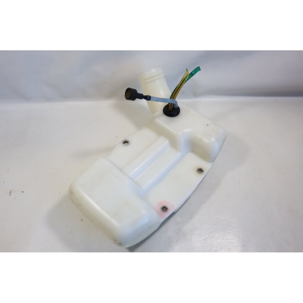 Genuine Fuel Tank Alpina CB27 CB32 CT27 TR27 Castelgarden GB27 GB32 GT27 TB32 XB27 XB32 XR27 Mountfield MB2601 MB2602 MB3001 MB3002 MT2601 MT2607 ST S p A BG26 M27 M32 TRYUN3000 Stiga B32 SB25 SB27 SB32 ST27 brushcutter 183733004/0 2 Genuine Fuel Tank Alpina CB27 CB32 CT27 TR27 Castelgarden GB27 GB32 GT27 TB32 XB27 XB32 XR27 Mountfield MB2601 MB2602 MB3001 MB3002 MT2601 MT2607 ST S p A BG26 M27 M32 TRYUN3000 Stiga B32 SB25 SB27 SB32 ST27 brushcutter 183733004/0 2