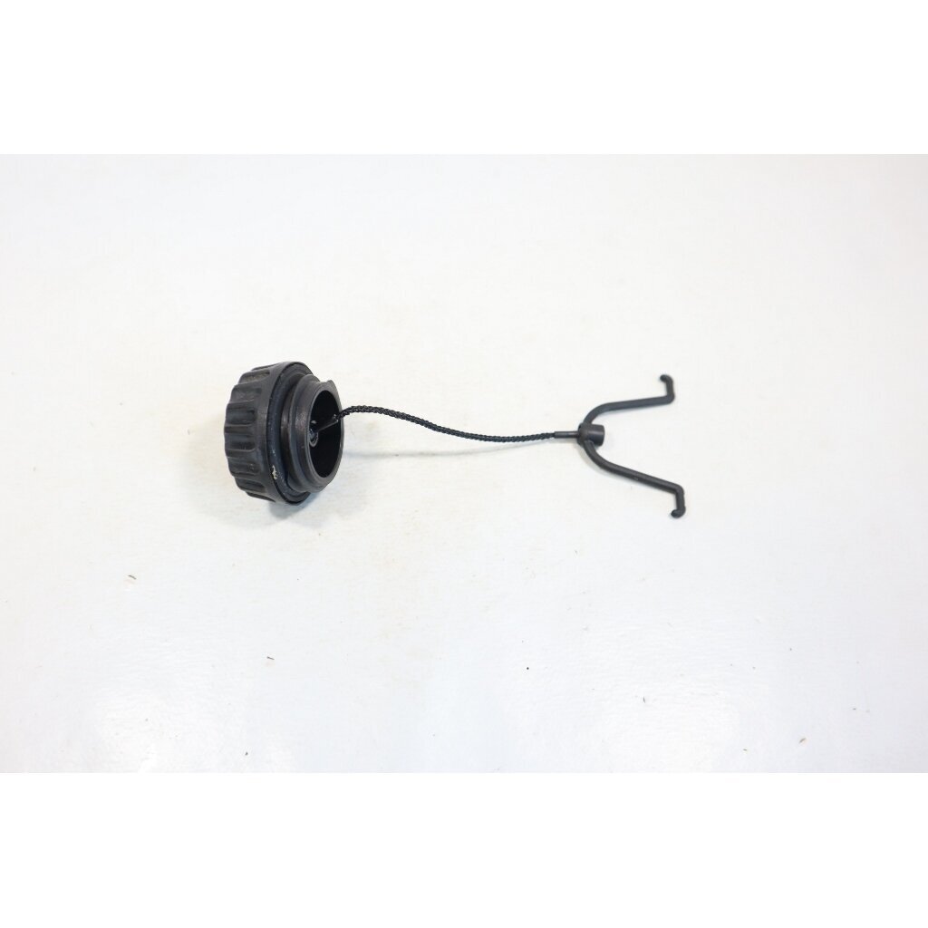 Genuine Fuel Tank Cap STIHL 020 021 023 025 024 026 028 034 036 038 MS290 MS310 MS390 MS640 MS650 MS660 chainsaw 0000 350 0520 Genuine Fuel Tank Cap STIHL 020 021 023 025 024 026 028 034 036 038 MS290 MS310 MS390 MS640 MS650 MS660 chainsaw 0000 350 0520