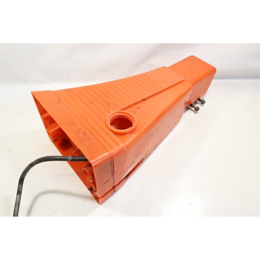 Genuine Fuel Tank Husqvarna 39R 240R 245R 245RX 250R 250RX 252RX brushcutter 502115104 2 Genuine Fuel Tank Husqvarna 39R 240R 245R 245RX 250R 250RX 252RX brushcutter 502115104 2