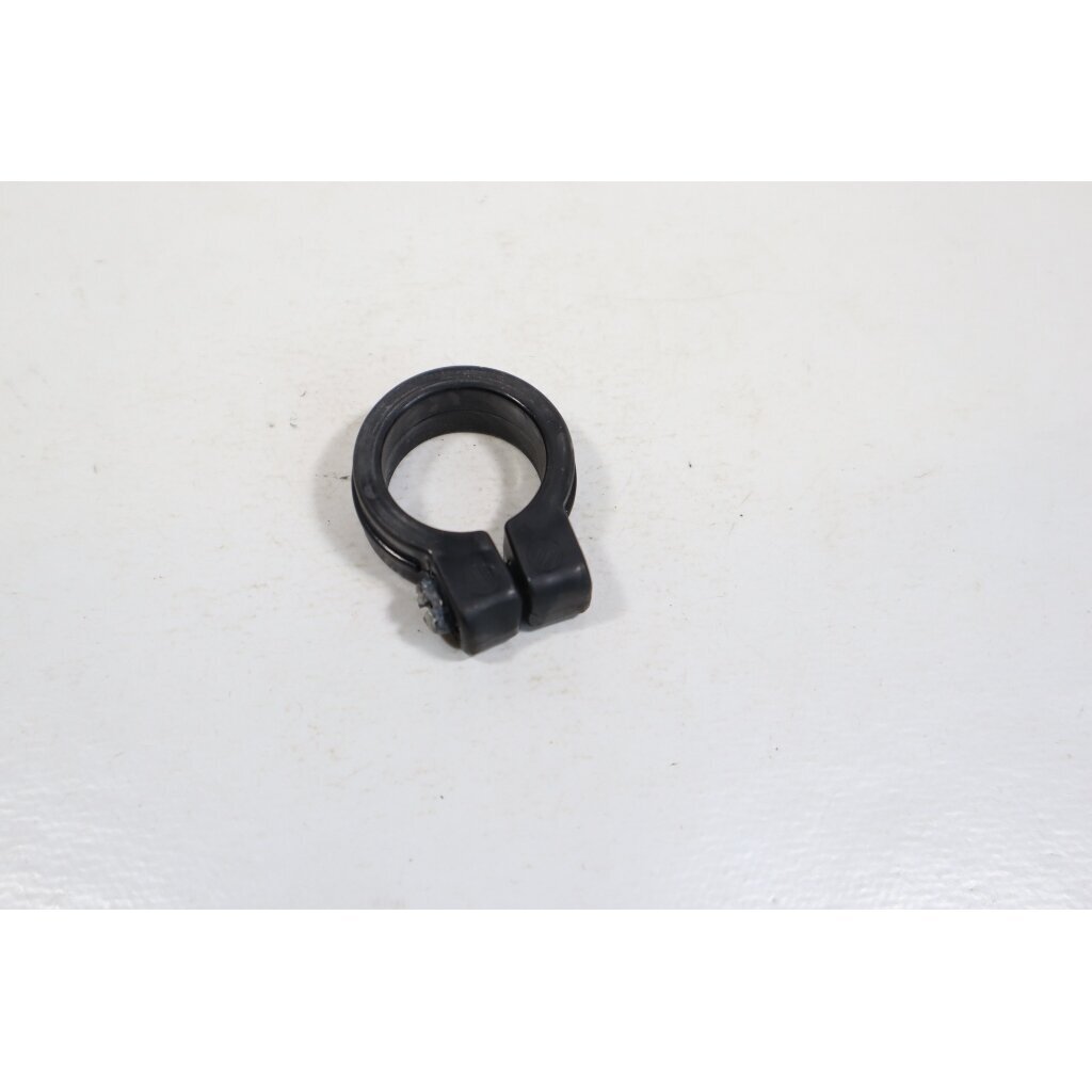 Genuine Hanger Stopper Makita EM2600U brushcutter DA00000129 2 Genuine Hanger Stopper Makita EM2600U brushcutter DA00000129 2