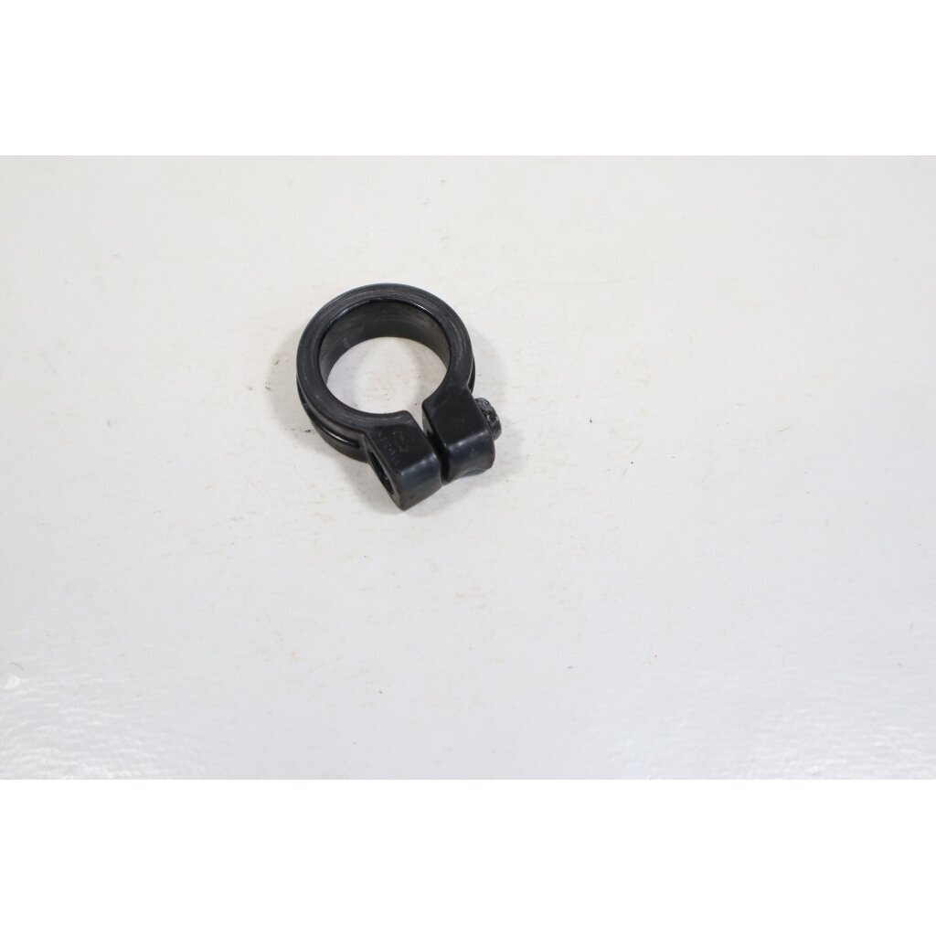 Genuine Hanger Stopper Makita EM2600U brushcutter DA00000129 Genuine Hanger Stopper Makita EM2600U brushcutter DA00000129