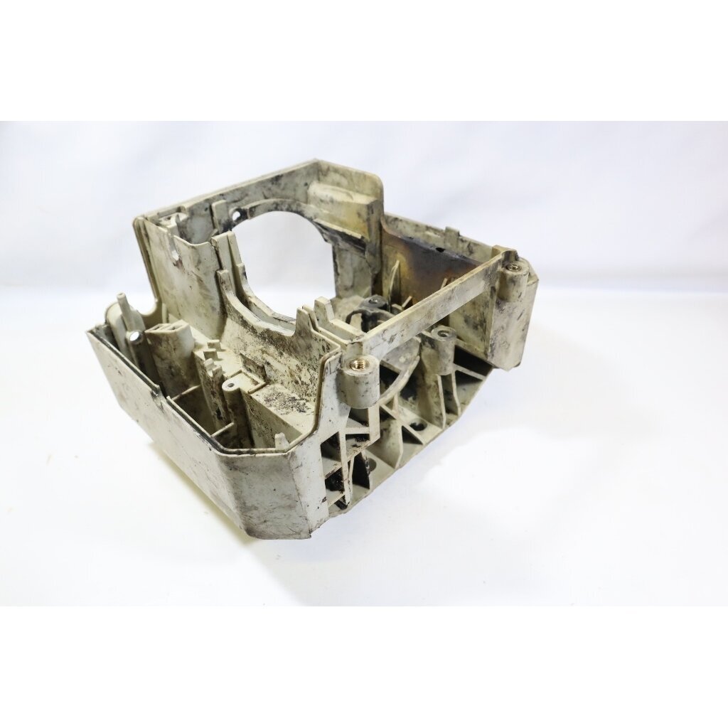 Genuine Motor Housing Dolmar MS 4000 4010 3300 3310 4500 4510 brushcutter 386 110 011 1 Genuine Motor Housing Dolmar MS 4000 4010 3300 3310 4500 4510 brushcutter 386 110 011 1