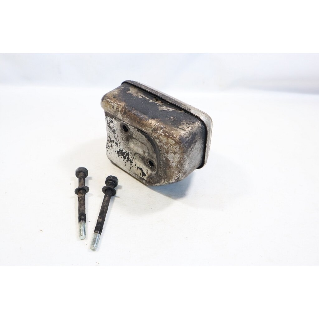 Genuine Muffler Dolmar 100 102 PS341 PS33 PS340 PS400 PS401 chainsaw 021174300 Genuine Muffler Dolmar 100 102 PS341 PS33 PS340 PS400 PS401 chainsaw 021174300